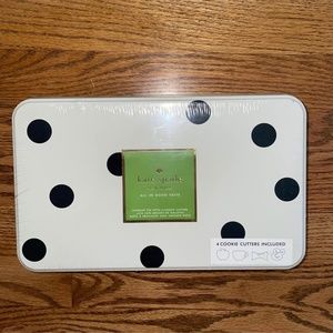 NEW Kate Spade New York Kitchen 4 Piece Cookie Cutters in Storage Tin.